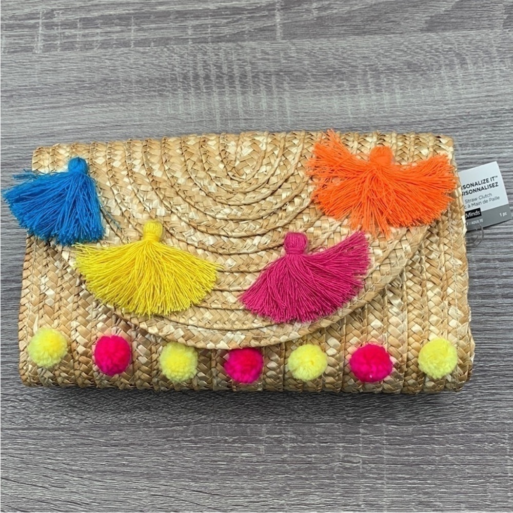 NWT. Art Minds Hand Crafted Straw Clutch Size-10” x 6” x 1.75”.